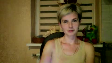 Snapshot of beautyksenia chatting on 04.21.26 BeautyKsenia online show from 04.21.26