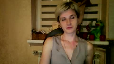 Snapshot of beautyksenia chatting on 04.27.26 BeautyKsenia online show from 04.27.26