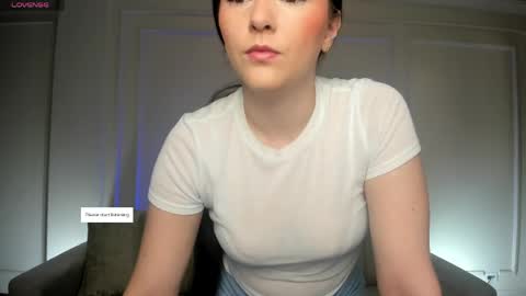 Snapshot of beccabaxter chatting on 05.12.26 Am Becca online show from 05.12.26