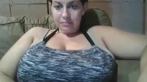 beccabee37 online show from 10.21.25