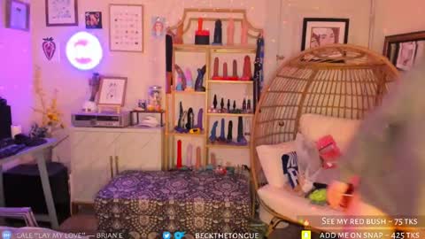 Snapshot of beckthetongue chatting on 09.23.25 Beck the tongue online show from 09.23.25