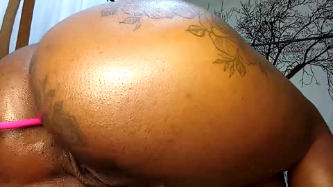 Snapshot of beencee2 chatting on 12.21.24 beencee2 online show from 12.21.24