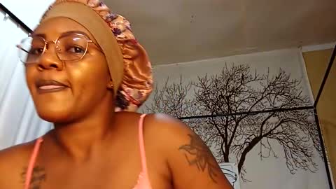 Snapshot of beencee2 chatting on 12.29.24 beencee2 online show from 12.29.24