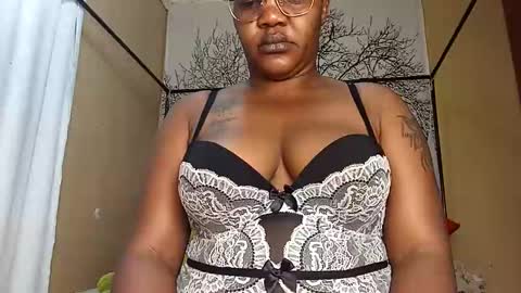 Snapshot of beencee2 chatting on 01.14.25 beencee2 online show from 01.14.25