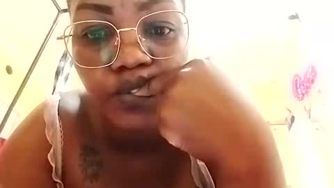 Snapshot of beencee2 chatting on 02.03.25 beencee2 online show from 02.03.25