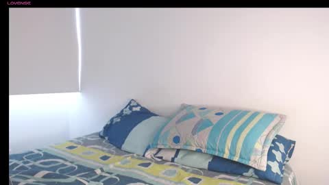 hadid online show from 09.29.25