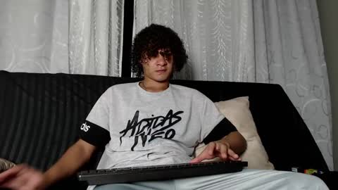 independent model online show from 02.02.25