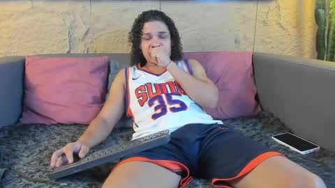 independent model online show from 10.07.25