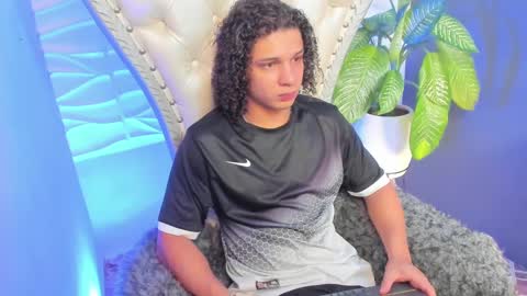 independent model online show from 10.16.25