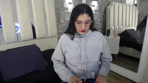 Snapshot of belen_green chatting on 06.19.26 Belen online show from 06.19.26