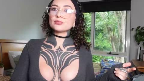 Snapshot of belen_osqura chatting on 07.13.26 Alt Aussie online show from 07.13.26