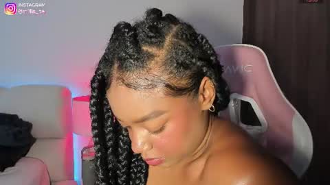 Snapshot of belkis_mills chatting on 07.10.26 Belkis online show from 07.10.26