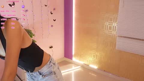 bella19   online show from 10.18.25