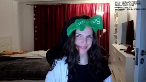 Snapshot of bella_alice chatting on 06.13.26 Alicia Belvedere online show from 06.13.26