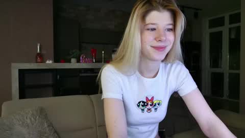 Snapshot of bella_amoury chatting on 03.01.25 Bella online show from 03.01.25