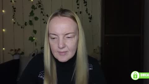 Snapshot of bella_hadatt chatting on 03.01.26 Bella online show from 03.01.26