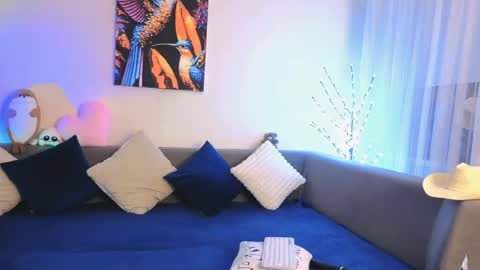 Snapshot of bella_hillss chatting on 03.16.26 Bella online show from 03.16.26