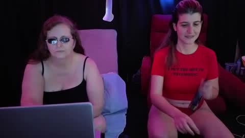 Bella James online show from 10.03.25