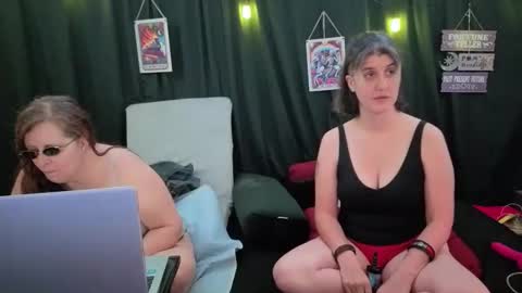 Bella James online show from 11.16.25