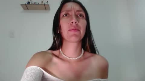 Snapshot of bella_marlowe chatting on 10.02.25 Bella Marlowe online show from 10.02.25