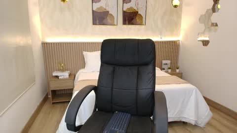 bella_millers online show from 04.01.26