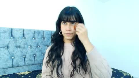 Snapshot of bella_poisonous chatting on 09.15.25 Bella online show from 09.15.25