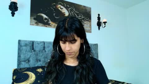 Snapshot of bella_poisonous chatting on 10.10.25 Bella online show from 10.10.25