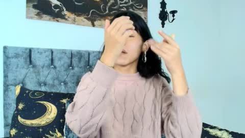 Snapshot of bella_poisonous chatting on 10.26.25 Bella online show from 10.26.25