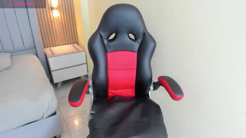 BELLA STONE  online show from 02.17.26