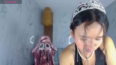 Bella online show from 12.21.25