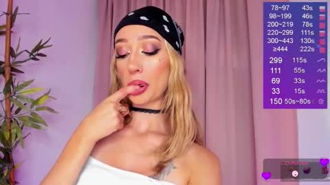 Bella White online show from 09.25.25