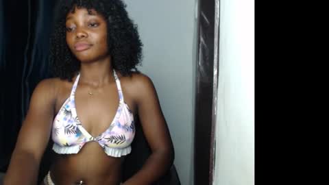 Snapshot of bellababy6 chatting on 11.05.25 bella online show from 11.05.25