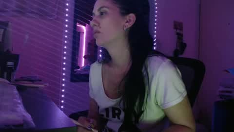 Snapshot of bellabbys8 chatting on 11.14.25 bellabbys8 online show from 11.14.25