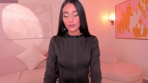 Snapshot of bellacarteer_ chatting on 01.25.25 Bella C online show from 01.25.25