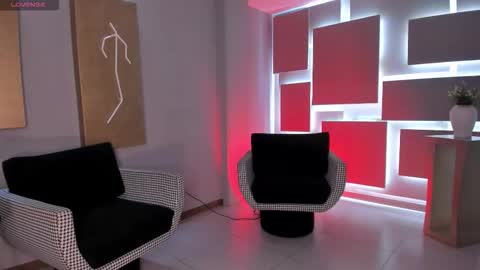 Snapshot of bellacarteer_ chatting on 10.18.25 Bella C online show from 10.18.25