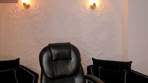Snapshot of bellacarteer_ chatting on 06.12.26 Bella C online show from 06.12.26