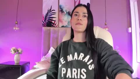 Snapshot of bellaclaiir chatting on 11.04.25 Bella Clair online show from 11.04.25