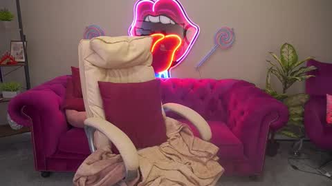 Snapshot of bellalapetit chatting on 03.25.26 Bella online show from 03.25.26