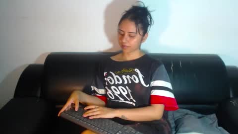 Snapshot of bellaluxxs chatting on 05.20.26 MY NAME IS BELL online show from 05.20.26