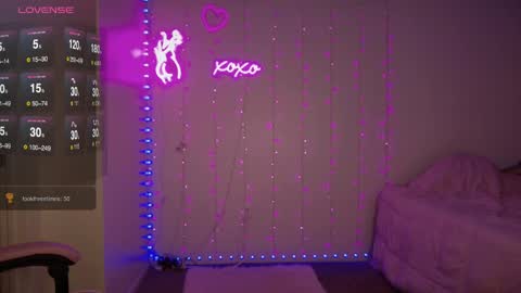 Bella Monroe online show from 04.19.26