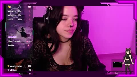 Snapshot of bellamoteluna chatting on 11.01.25 Bella Monteluna online show from 11.01.25