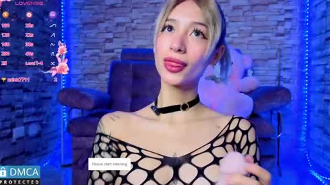 Snapshot of bellaodisea chatting on 05.15.26 online show from 05.15.26