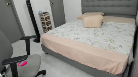 Bella  Angelycal online show from 02.13.25