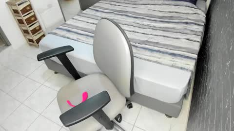 Bella  Angelycal online show from 10.23.25