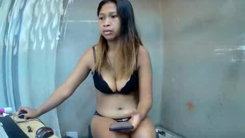 Snapshot of bellaqdesire chatting on 03.22.26 Bella online show from 03.22.26