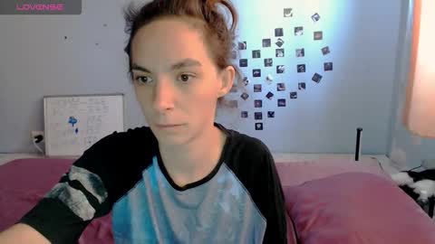 bellaqueen0701 online show from 11.21.25