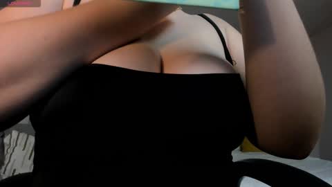 Snapshot of bellarosex1 chatting on 12.16.25 Bella Rose online show from 12.16.25