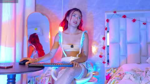 BellaSanderrs online show from 04.14.26