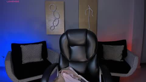 B E L L A  online show from 06.04.26