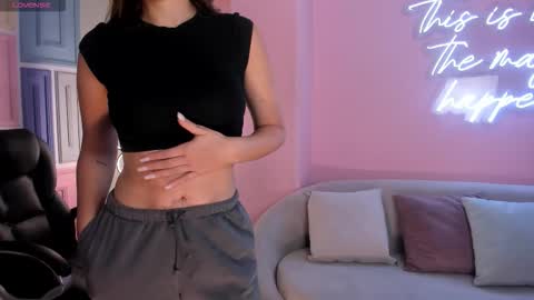 Snapshot of bellathompsonx_ chatting on 02.08.26 Bella online show from 02.08.26